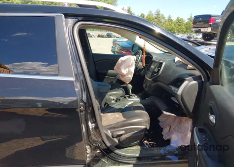 2018 Jeep Cherokee Latitude Plus 4X4 z USA, uszkodzony, nr VIN 1C4PJMLB9JD502810